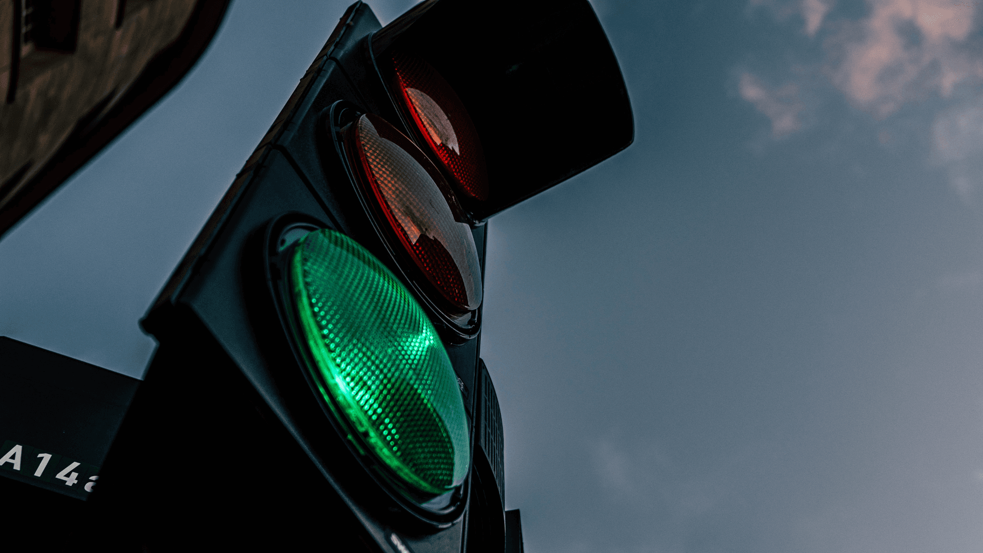 Leveraging the Semaphore concept in Coroutines to limit the parallelism 馃攢